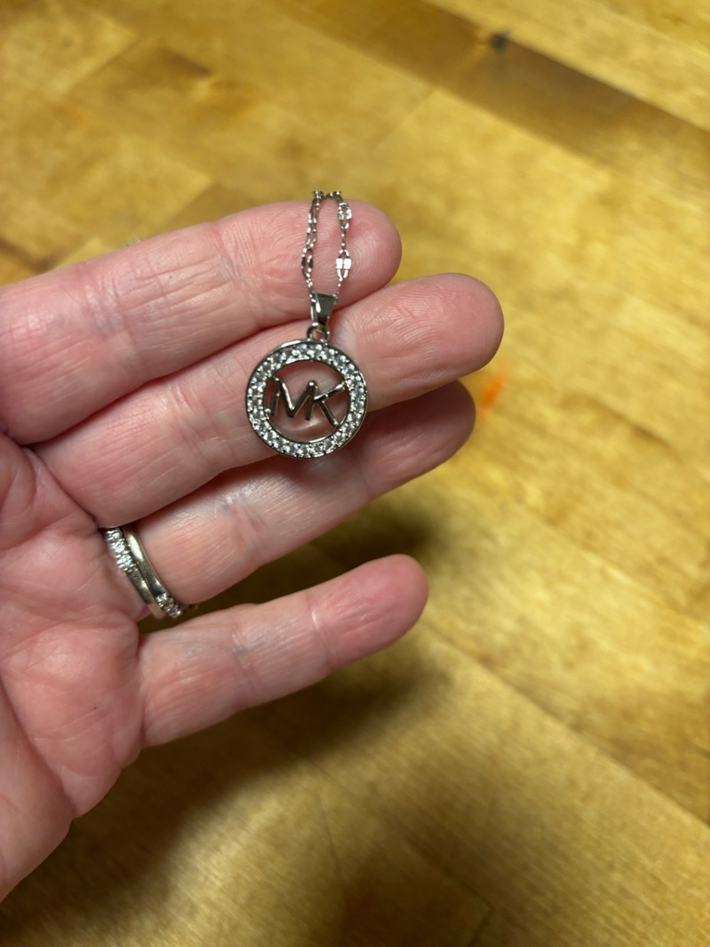 Michael Kors Silver pendant stainless steel necklace - Picture 5 of 5